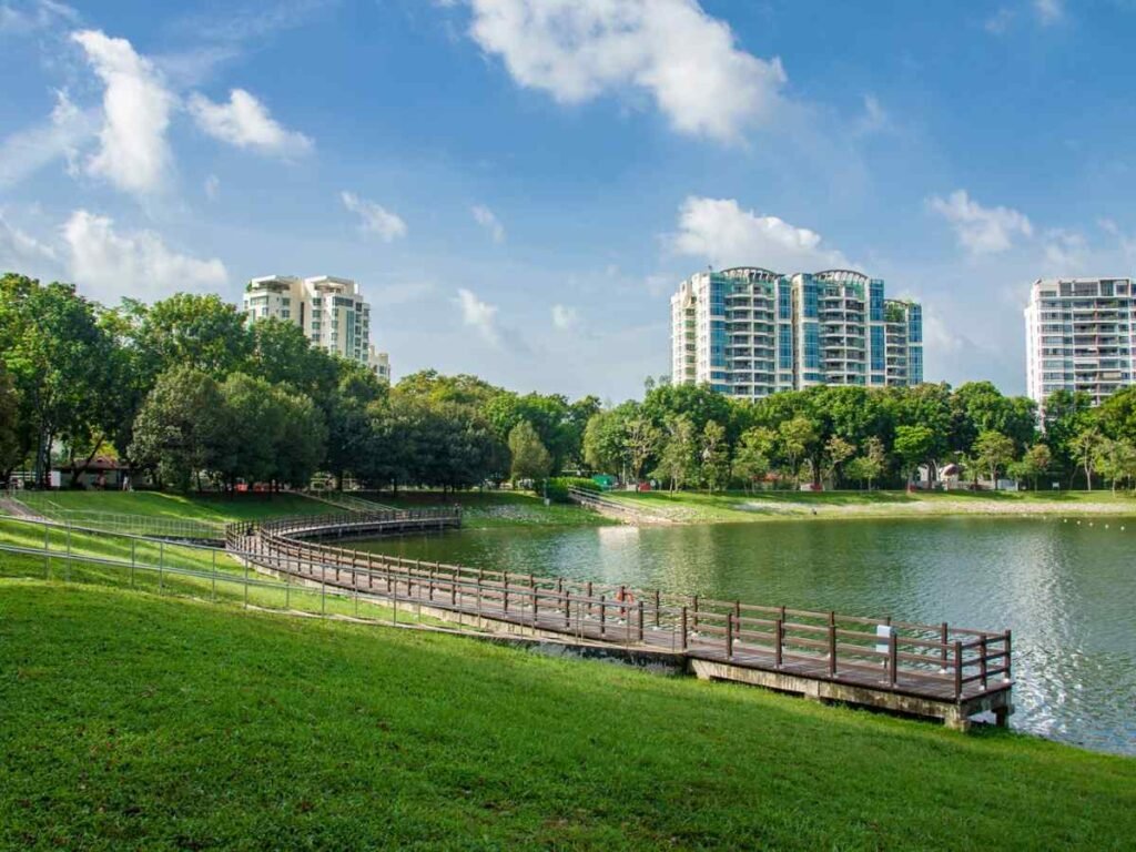 Scenic Bedok Reservoir Park near Tampines Street 94 new condo launch – serene waterfront recreation and jogging haven in the East