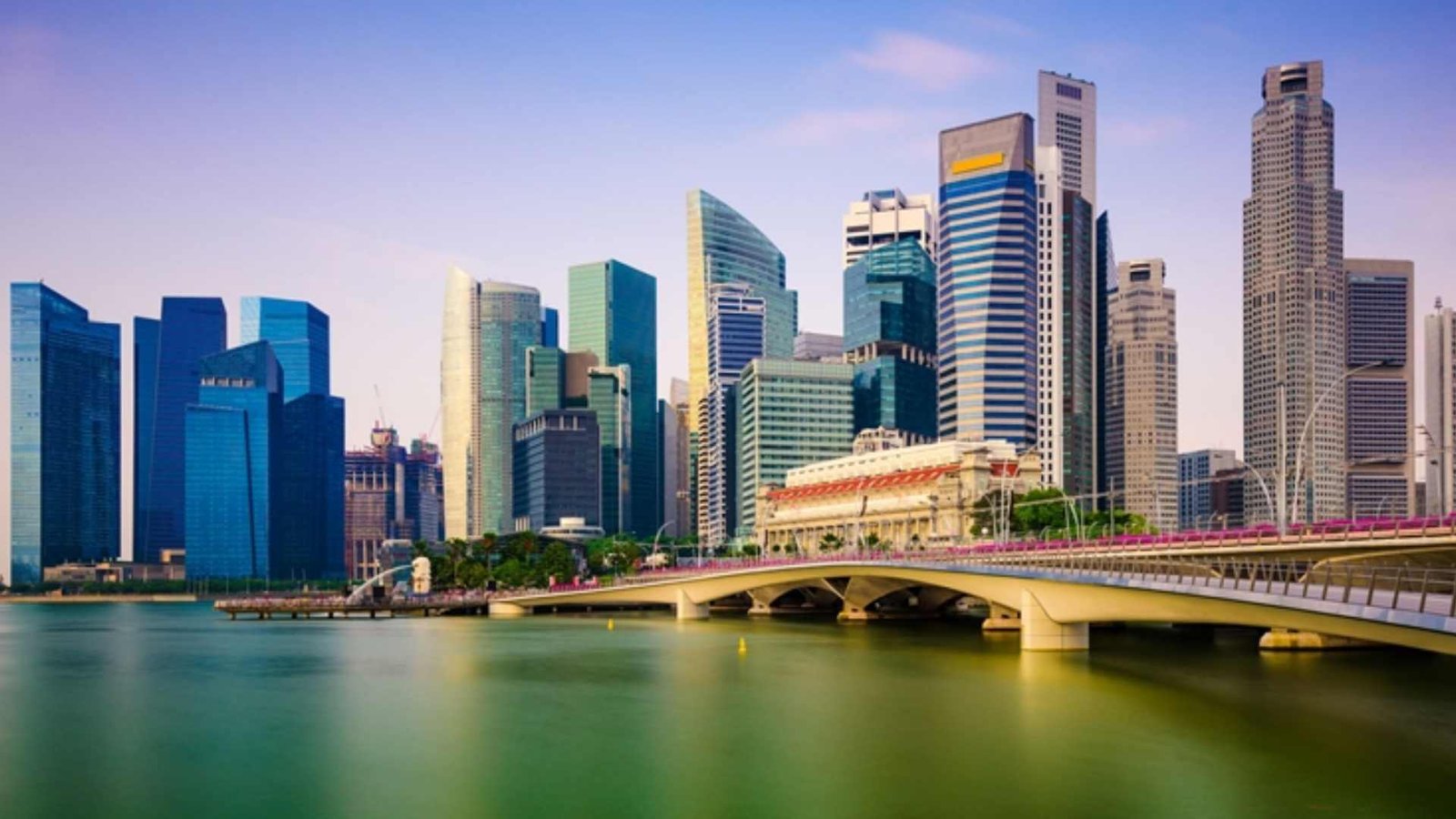 CBD skyline and Marina Bay with easy access from River Valley